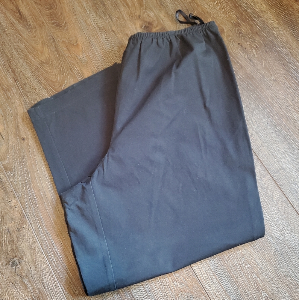 Eileen Fisher Grey Cropped Straight Legged Pants